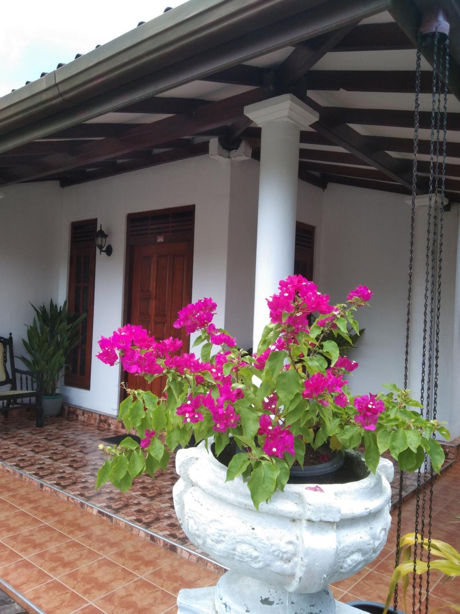 Bell 412 Villa Weligama Luaran gambar