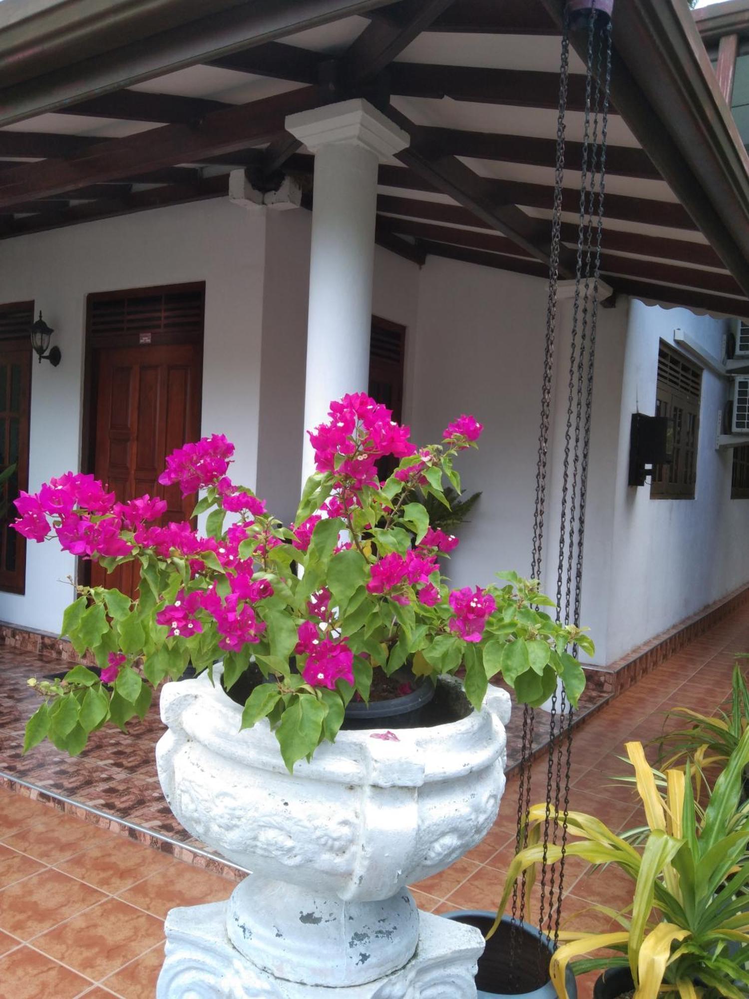Bell 412 Villa Weligama Luaran gambar